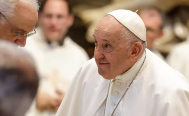 Papa Françesku shpreh ngushëllime për vdekjen e Berlusconit: Kishte temperament energjik