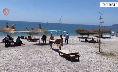 “Plazh i lirë”, sekuestrohen 38 çadra në Borsh dhe Himarë