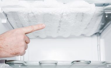 Si të pengoni formimin e akullit brenda zonës së ngrirjes në frigorifer