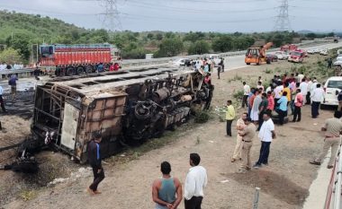 Përgjaket dasma në Indi, merr flakë autobusi, të paktën 25 të vdekur
