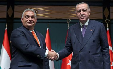 Erdogan viziton Budapestin për të shënuar 100 vjetorin e marrëdhënieve diplomatike turko-hungareze