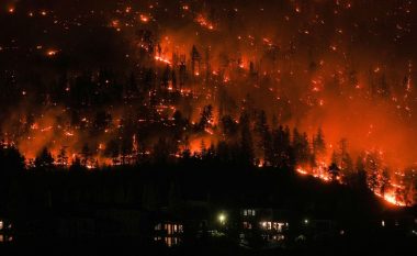 Mijëra persona evakuohen për shkak të zjarreve në Kanada
