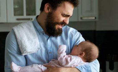 Edhe baballarët vuajnë nga depresioni pas lindjes, këto janë shenjat që shfaqin