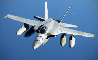 Rrëzohet avioni ushtarak në SHBA, nuk dihet ende fati i pilotit