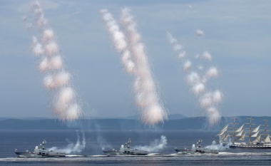 Rusia nis manovra ushtarake në Detin Baltik, mes tensioneve me fqinjët evropianë