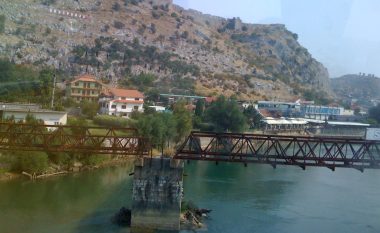 E rëndë në Shkodër, i moshuari vetëmbytet në lumin Buna