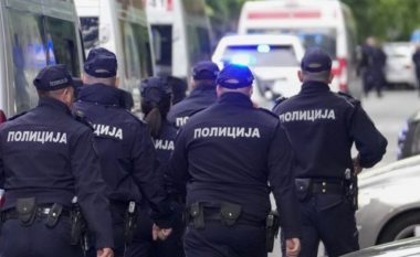 Policia serbe terrorizon familjen shqiptare vetëm pse djali i vogël kishte veshur bluzën me shqiponjën kuqezi