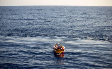 Mbytja e varkës pranë Lampedusas, vdesin 41 emigrantë