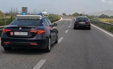 Lëviznin me makinë të vjedhur, arrestohen dy shqiptarë në Itali, ishin dëbuar në 2019