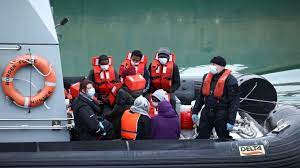 Përmbyset varka me emigrantë në Kanalin Anglez