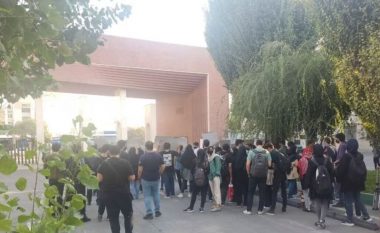 Mbështetën protestat e studentëve, shkarkohen 10 profesorë në Iran