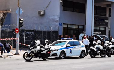 Albeu: Tentoi grabitjen e bankës në Athinë, momenti kur shqiptari qëllohet me armë nga policia (VIDEO)