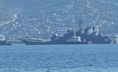 VIDEO/ Momenti kur Ukraina hedh në erë anijen ruse në Detin e Zi
