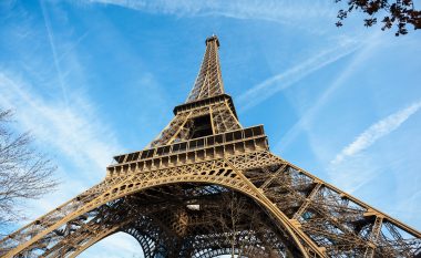 Pse Kulla Eiffel është më e lartë në verë?