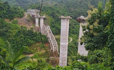 Shembet ura në Indi, 17 të vdekur