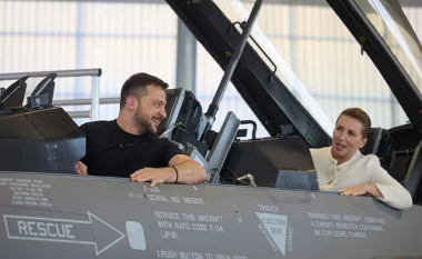Zelensky në avion luftarak bashkë me kryeministren e Danimarkës: Pilotët tanë kanë filluar trajnimin