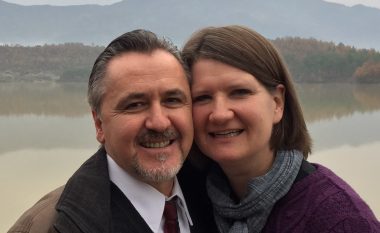 Nusja amerikane: Kur u martova, lutesha të mos kisha vjehrrën në shtëpi