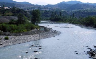 I zhdukur prej 31 gushtit, gjendet trupi i 80-vjeçarit në lumin Devoll