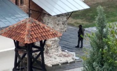 Tensionet në veri, Njësia Speciale e Kosovës ka hyrë brenda Manastirit të Banjskës