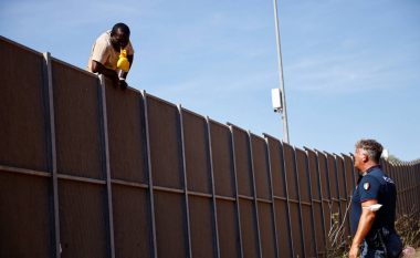Italia kërkon ndihmë nga Europa, rekord refugjatësh në Lampedusa, i shpëton solidariteti i banorëve