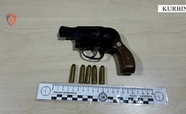 Lëvizte i armatosur dhe hodhi pistoletën kur pa policinë, arrestohet 28-vjeçari në Kurbin