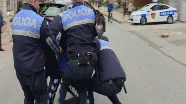 Sherri mes efektivëve në Tiranë, reagon policia: Po debatonin dhe…