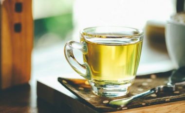 3 arsye pse duhet të pini çaj jeshil çdo natë para gjumit