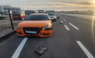 Shkëputet një send nga ura në Tiranë-Durrës, dëmtohet “Audi”