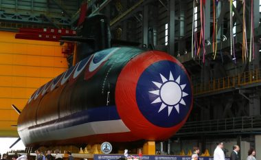 “Përbindëshi i detit”, Tajvani zbulon nëndetësen e parë të ndërtuar në vend