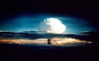 Bomba atomike në fund të oqeanit që mund të shpërthejë në çdo moment