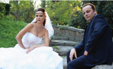 17 vite martesë, Eni Jani ndan fotot e rralla nga dasma me Genc Fugën (FOTO LAJM)