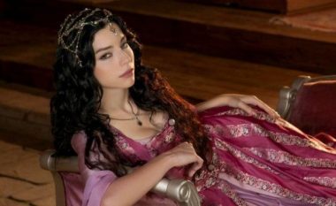 Fansat të shqetësuar, aktorja e famshme turke shfaqet e shpërfytyruar pas 2 divorceve (FOTO LAJM)