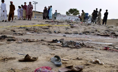 Shpërthim në një xhami në Pakistan, 59 viktima