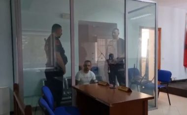 U arrestua me eksploziv, por ishte në kërkim për zhdukjen e Koçoles dhe Sulovarit, lihet në burg Albi Mecini