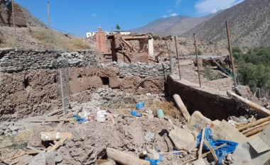Tërmeti shkatërrimtar në Marok, mbi 2600 të vdekur, vijojnë kërkimet nën rrënoja