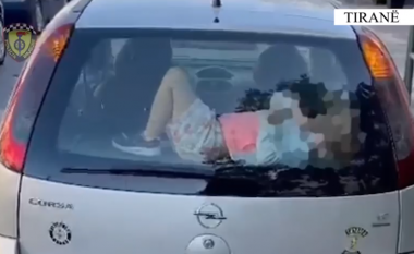 VIDEO/ Ndodh në Tiranë! Shoferi fut fëmijën e mitur në bagazh