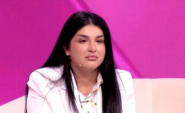 “Laja këmbët e vjehërrve”, Vanesa tregon jetën e vështirë: Burri më dhunonte, babai e kalonte me një gotë raki