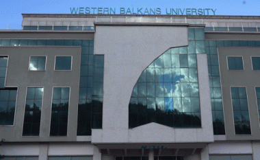 Përvoja e Kembrixhit në Universitetin “Western Balkans”, mbahet tryeza me drejtuesit e shkollës së mjekësisë