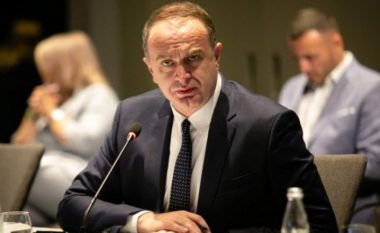 Politikani shqiptar Nik Gjeloshaj pritet të jetë zv.kryeministër i Malit të Zi: Çdo sfidë ka një fillim dhe një fund!