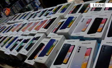 Sekuestrohen 270 celularë me vlerë 70 mijë euro në Lezhë, arrestohet adminitratori, policia: Shiteshin pa fatura