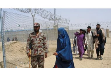 Pakistani urdhëron 1.7 milionë afganë të largohen nga shteti