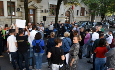 Qytetarë dhe opozita kërkojnë shtyrjen e regjistrimit të popullsisë në Mal të Zi