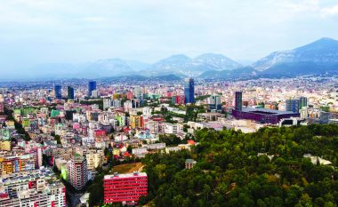 Nisi zbatimin rritja e referencës së ndërtesës, nga muaji gusht te faturat e ujit të pijshëm familjarët në Tiranë po paguajnë deri 76% më shumë