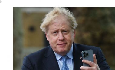 Boris Johnson largohet nga politika dhe i rikthehet gazetarisë