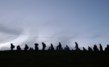 Gjermania shton kontrollet kufitare për ta parandaluar valën e re të emigrantëve