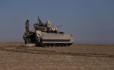 Ushtria amerikane nis sulmet ndaj objekteve në Sirinë lindore