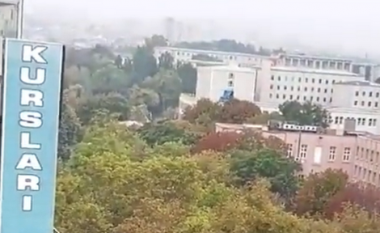 VIDEO/ Shpërthim i fortë dhe të shtëna armësh pranë parlamentit në Ankara