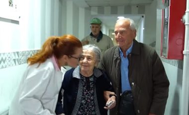 Tronditëse/ Doktoresha e azilit: Fëmijët u marrin pensionet pleqve, nuk u vijnë as në varrim