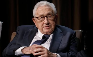 Ish-sekretari amerikan i Shtetit, Henry Kissinger, vdes në moshën 100-vjeçare