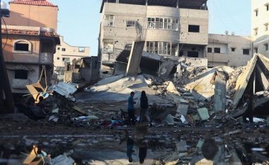 Shpërthim në kampin e refugjatëve Al-Maghazi në Gaza, dhjetëra të vrarë dhe të plagosur